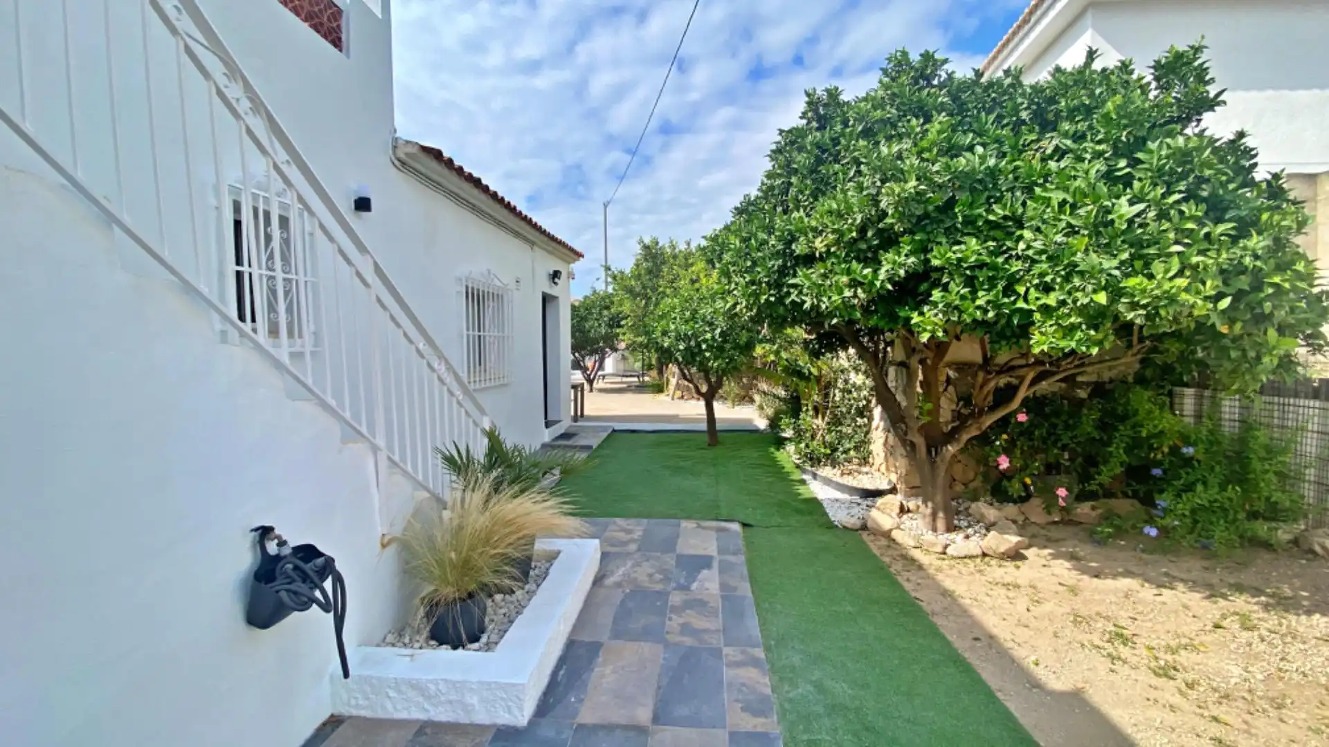 Vista exterior de Casa o xalet en venda en Calpe / Calp amb Aire condicionat, Jardí privat i Terrassa
