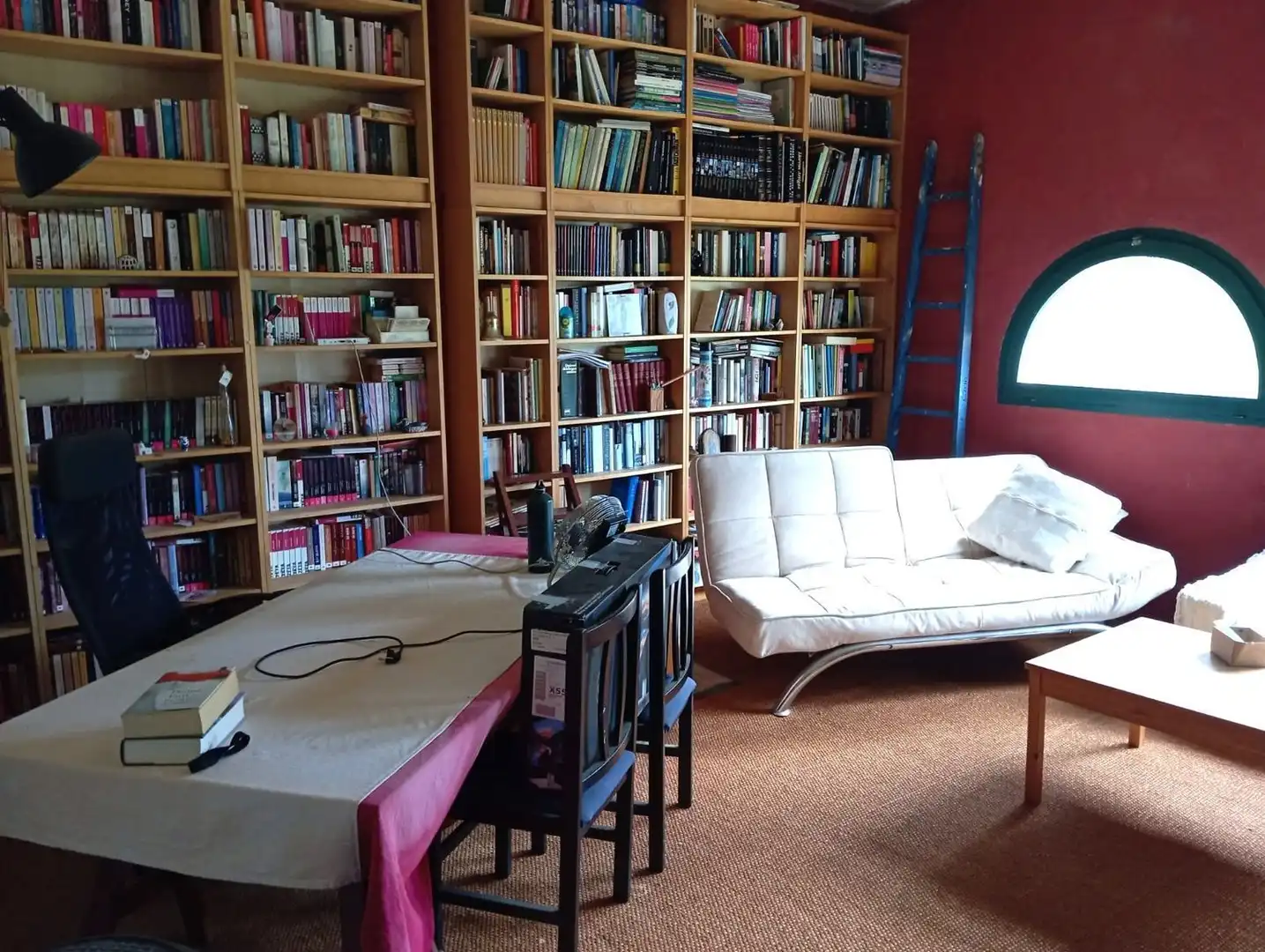 Sala d'estar de Finca rústica en venda en Sant Cebrià de Vallalta amb Jardí privat, Terrassa i Piscina comunitària