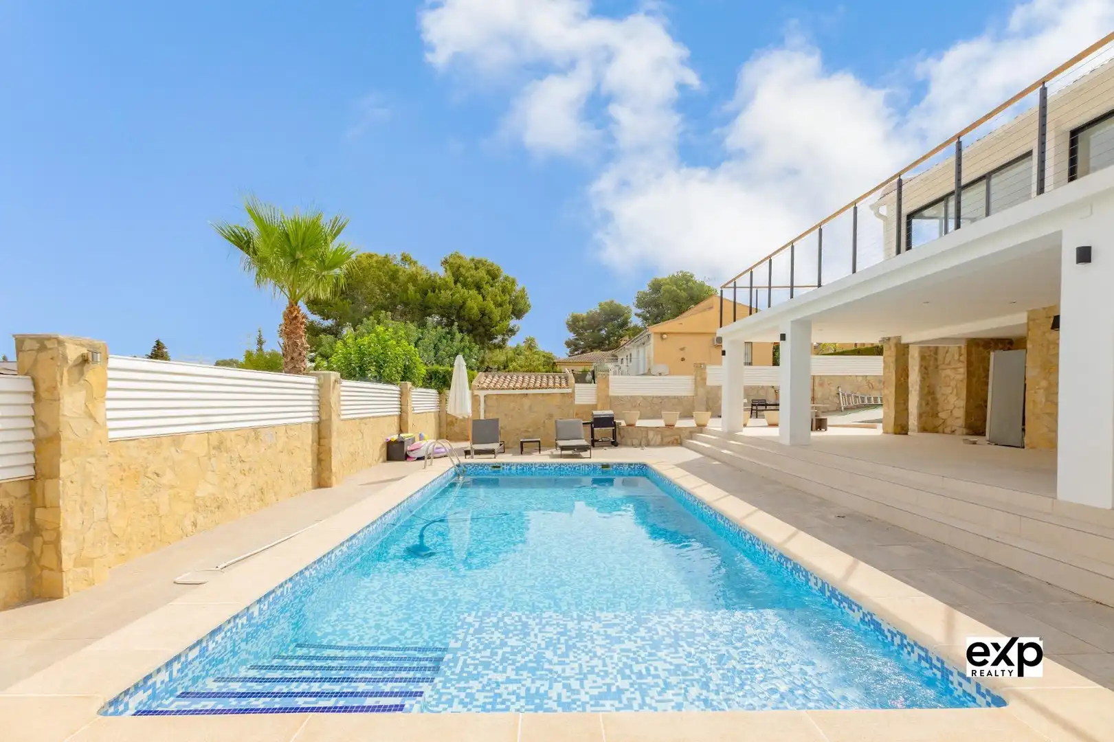 Piscina de Casa o chalet en venta en L'Eliana con Aire acondicionado, Calefacción y Jardín privado