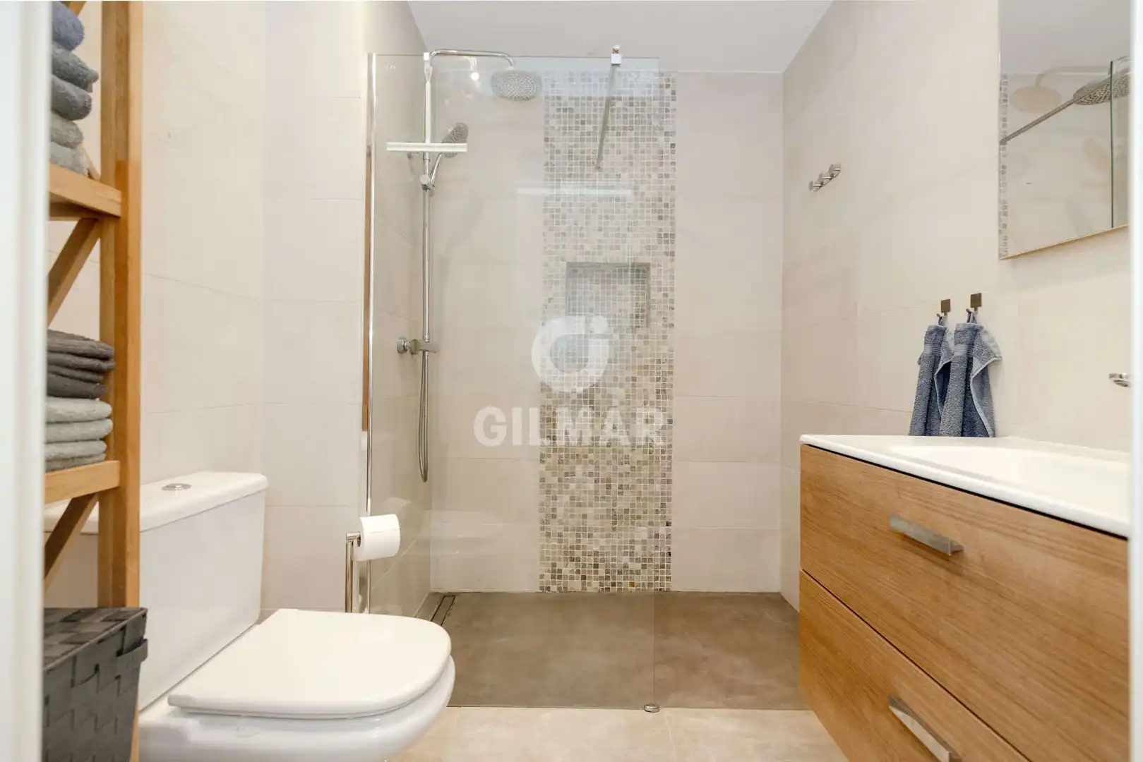Bany de Apartament en venda en Estepona amb Piscina i Balcó