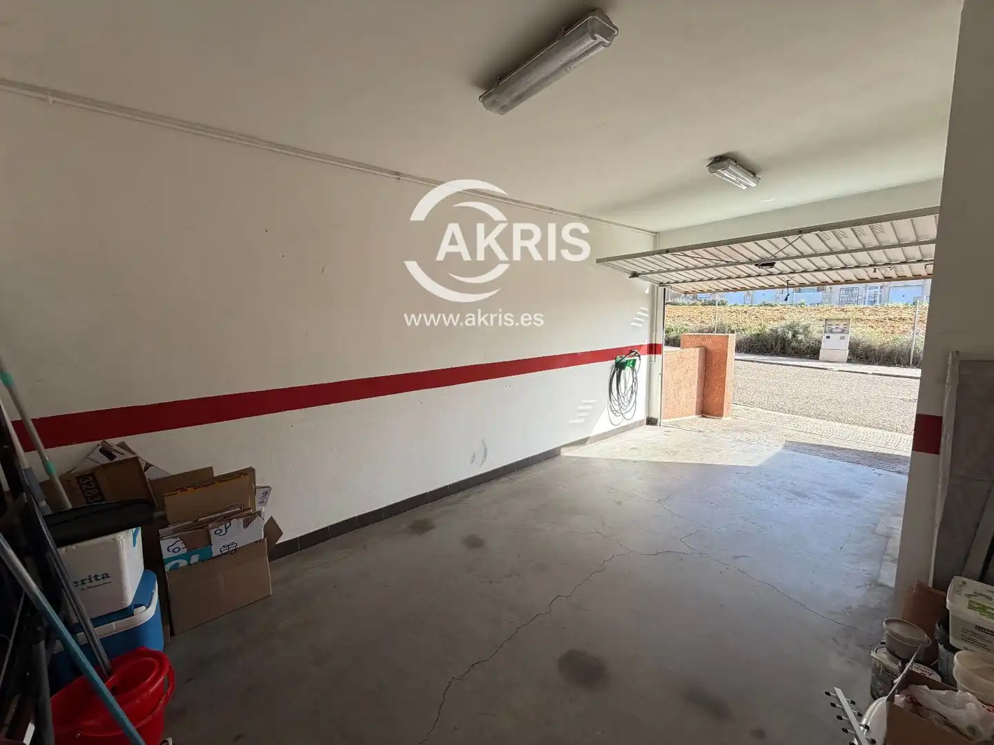 Aparcament de Casa adosada en venda en Toledo amb Aire condicionat, Jardí privat i Terrassa
