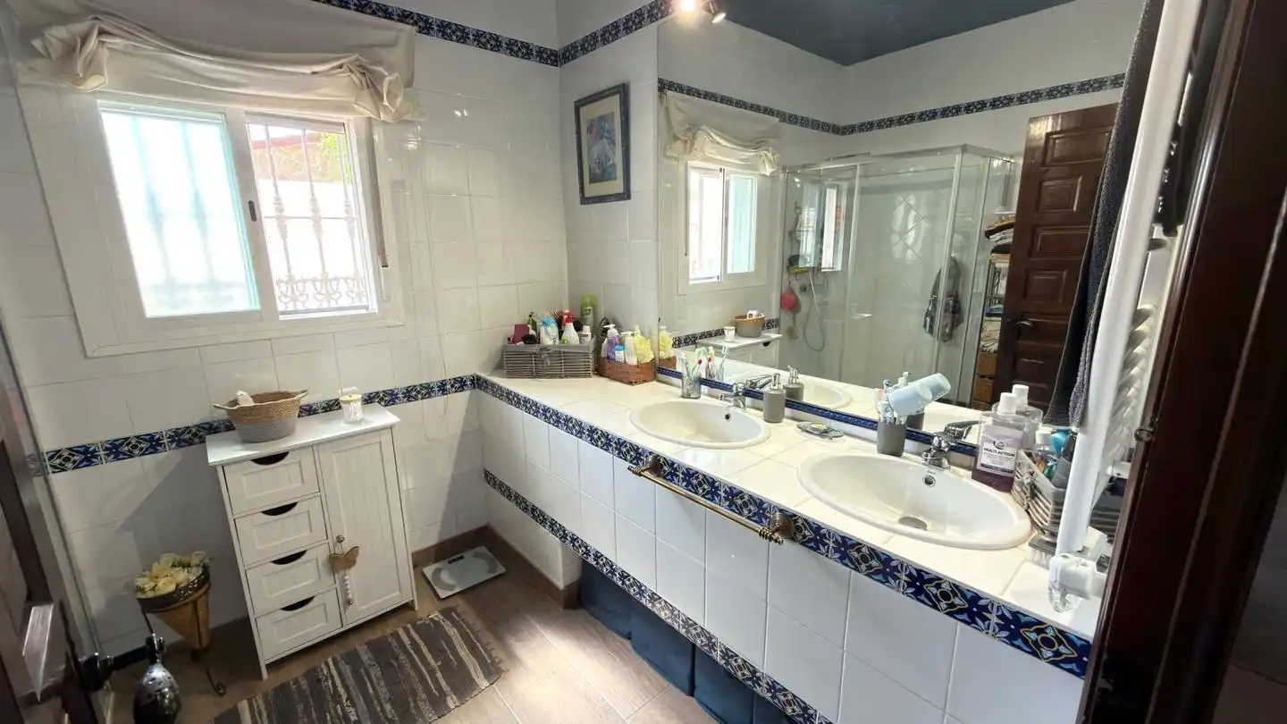 Baño de Finca rústica en venta en Badajoz con Jardín privado y Piscina