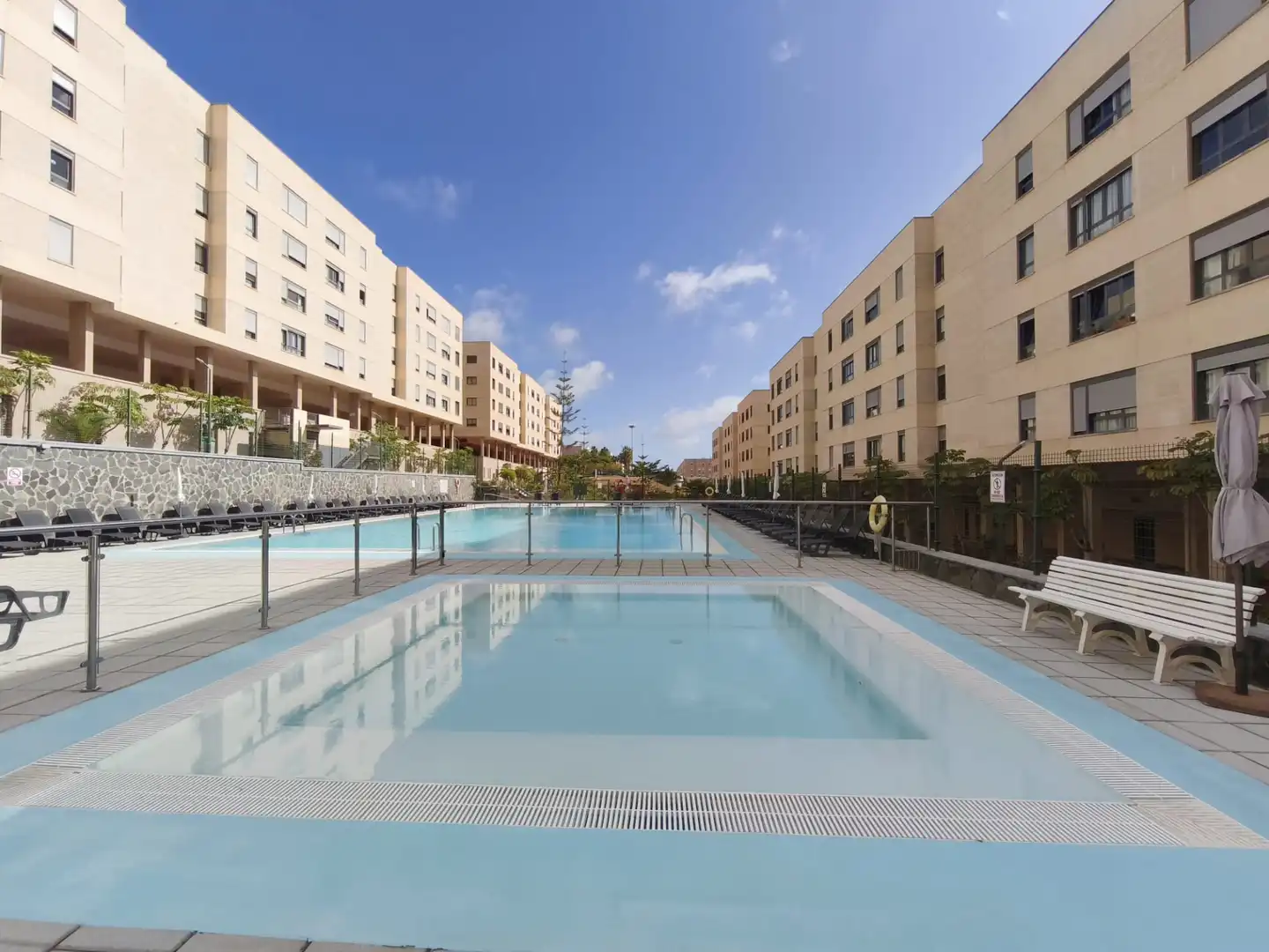 Schwimmbecken von Wohnung zum Verkauf in Las Palmas de Gran Canaria mit Abstellraum und Gemeinschaftspool
