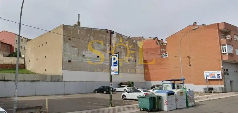 Außenansicht von Fabrikhallen zur Miete in Villaquilambre