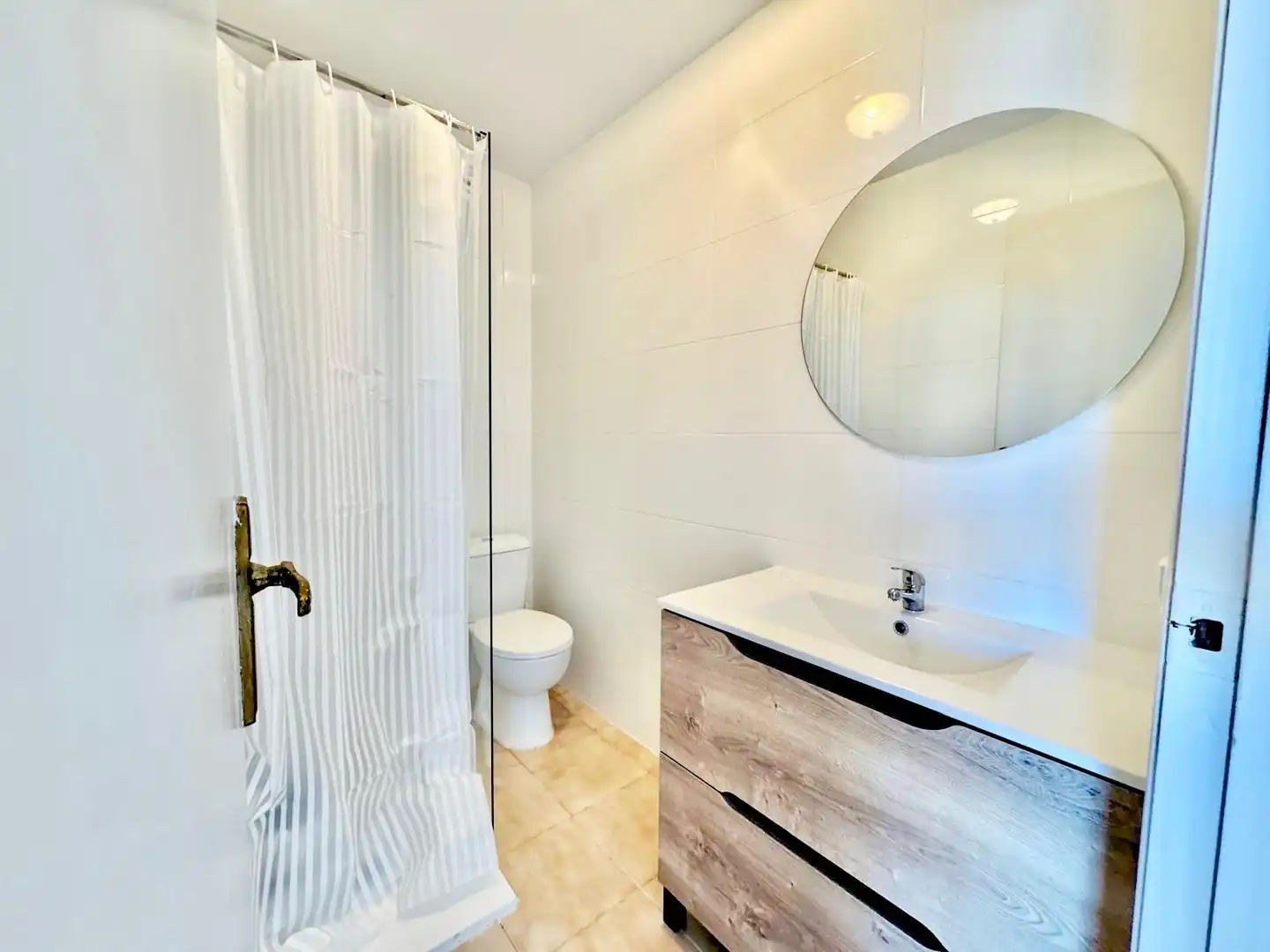 Badezimmer von Wohnungen zum Verkauf in Torrevieja mit Schwimmbad, Möbliert und Waschmaschine