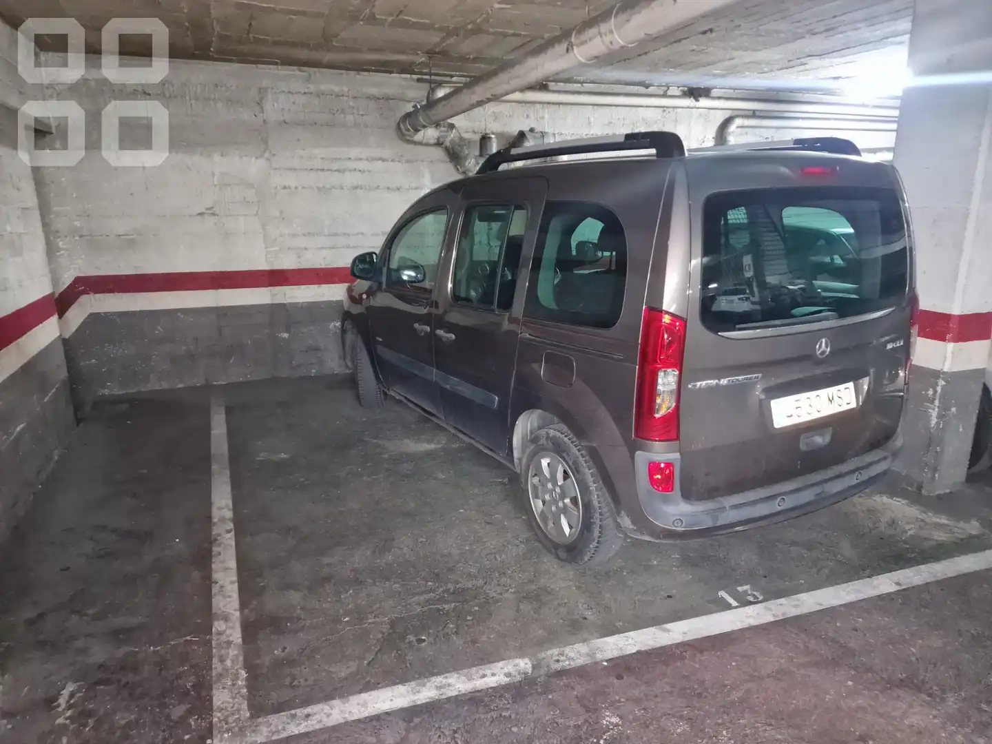Parking de Piso en venta en L'Hospitalet de Llobregat con Parquet, Terraza y Balcón