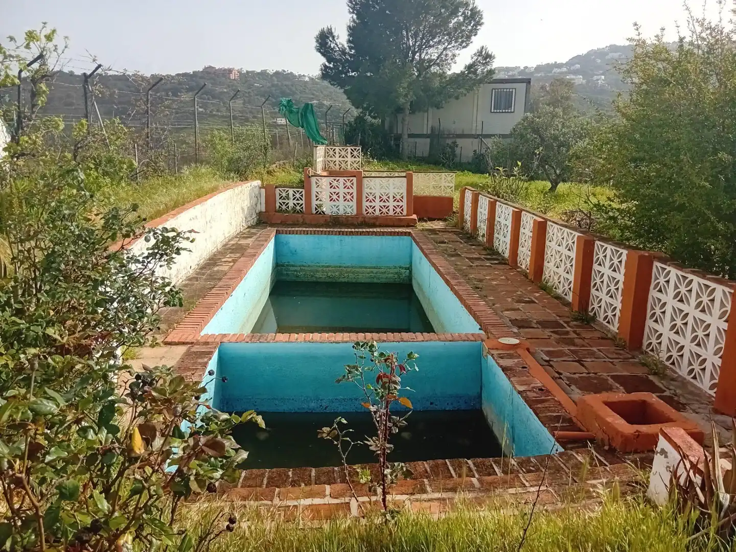 Piscina de Casa o xalet en venda en Marbella amb Jardí privat, Terrassa i Traster