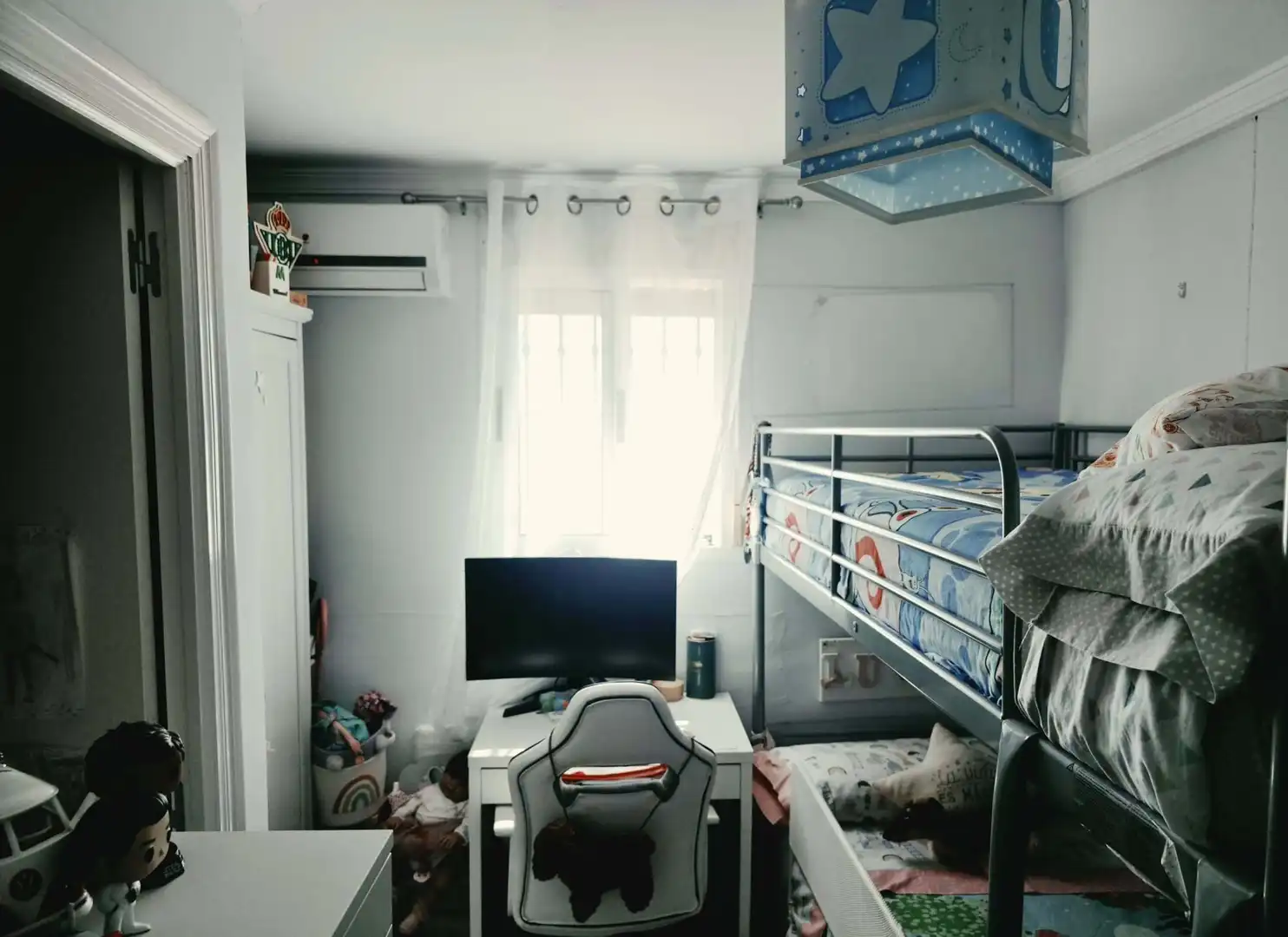 Schlafzimmer von Dachboden zum Verkauf in Bornos mit Klimaanlage und Heizung