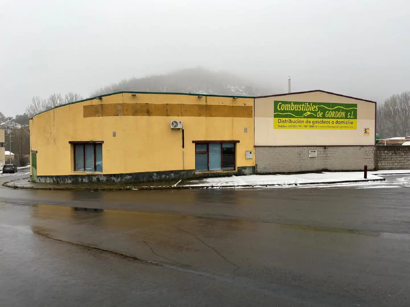 Exterior view of Industrial buildings for sale in La Pola de Gordón 
