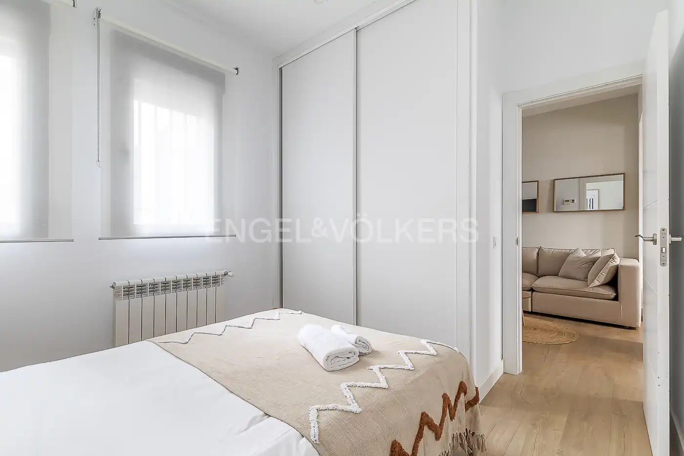 Dormitori de Apartament de lloguer en Madrid amb Aire condicionat, Calefacció i Moblat