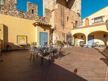 Casa amb balcó en venda a Montblanc