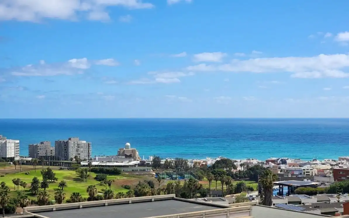 Vista exterior de Pis en venda en Las Palmas de Gran Canaria amb Balcó