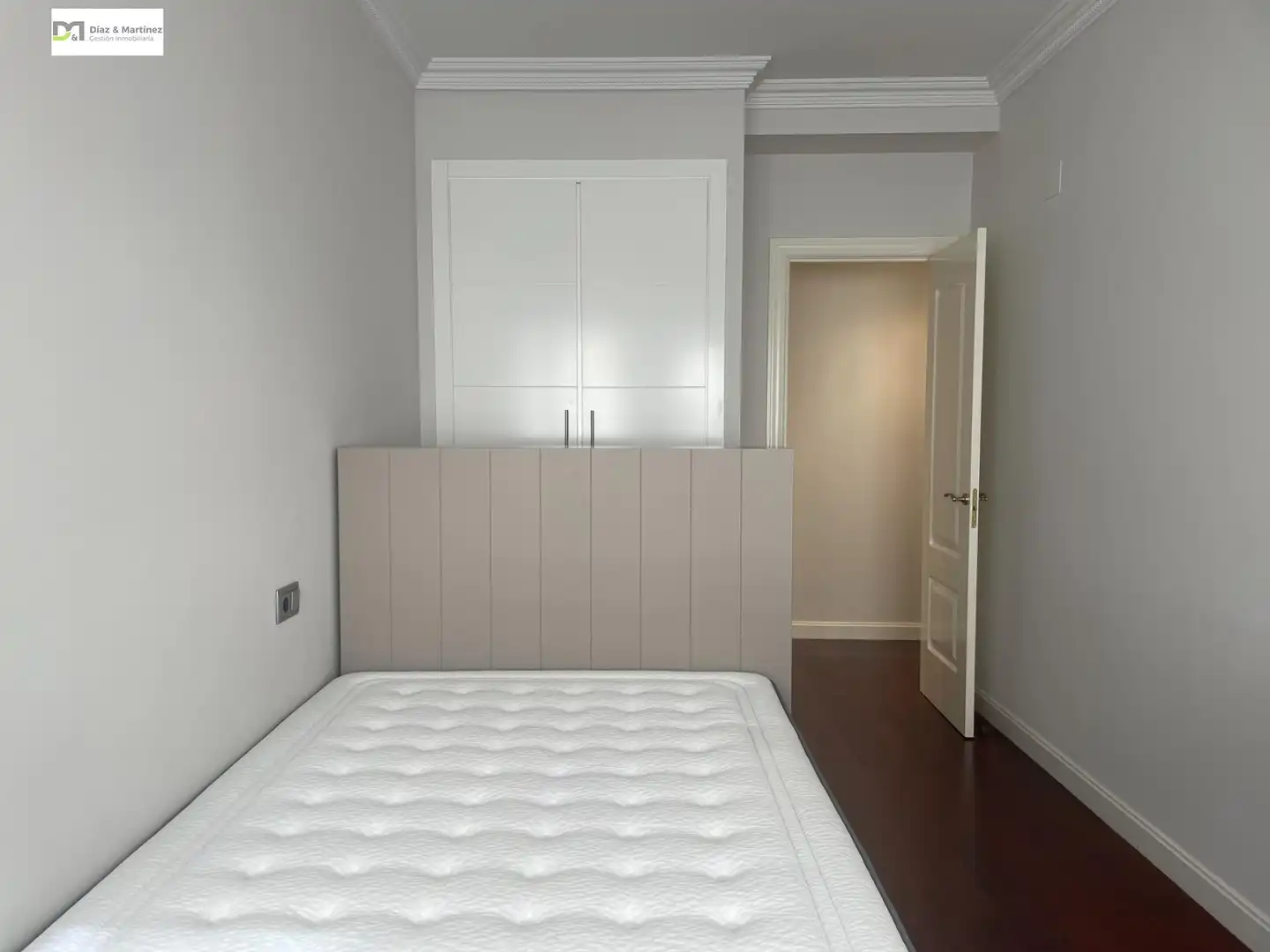 Habitación de Piso en venta en León Capital  con Calefacción, Trastero y Amueblado