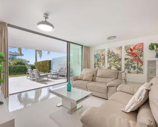 Living room of Flat for sale in Estepona  with Air Conditioner, Heating and Terrace