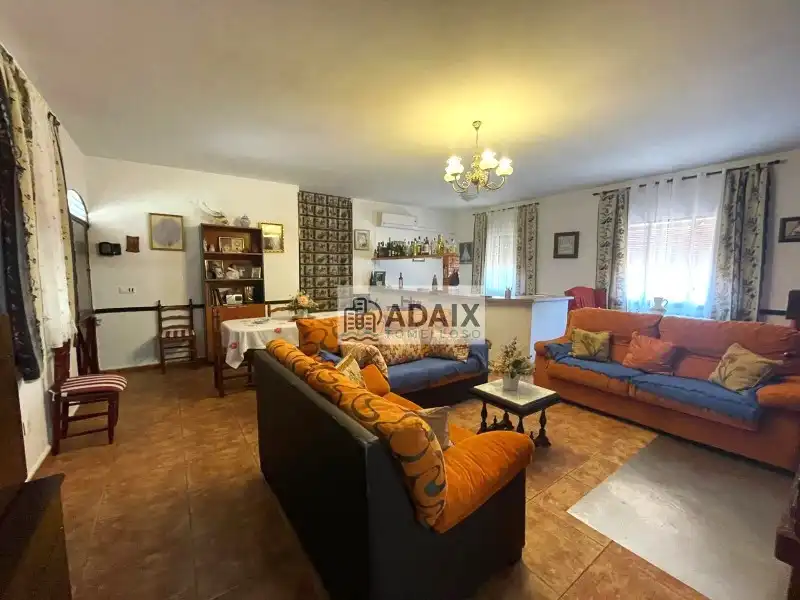 Sala de estar de Finca rústica en venta en Argamasilla de Alba con Aire acondicionado y Piscina