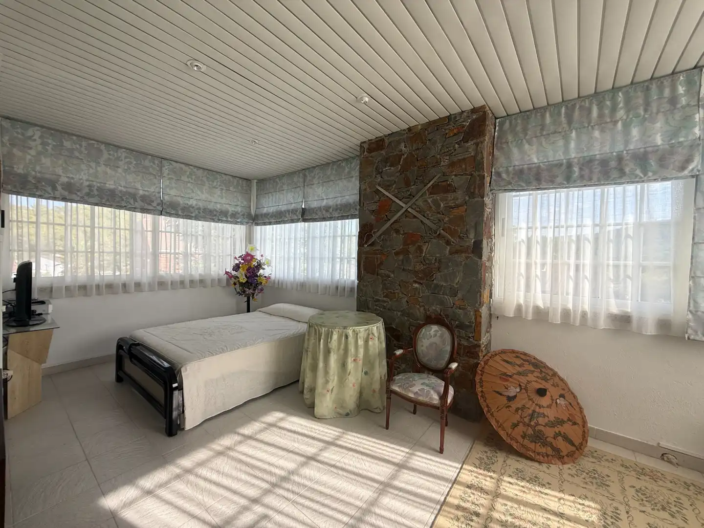 Schlafzimmer von Haus zum Verkauf in Begues mit Heizung, Privatgarten und Terrasse