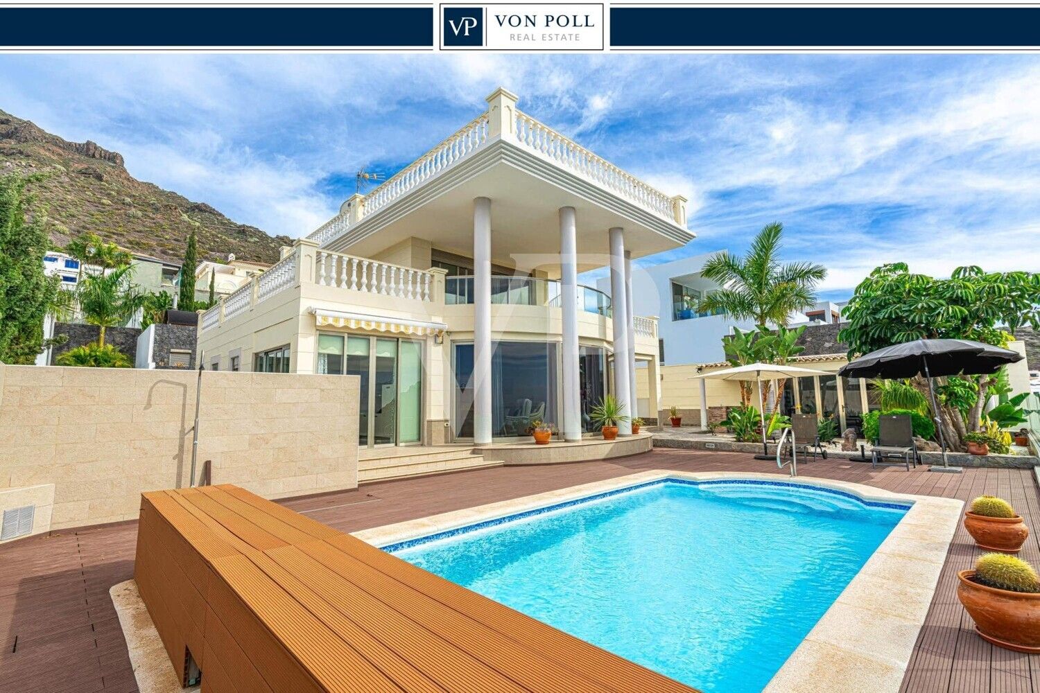 Vista exterior de Casa o chalet en venta en Adeje con Aire acondicionado, Terraza y Alarma