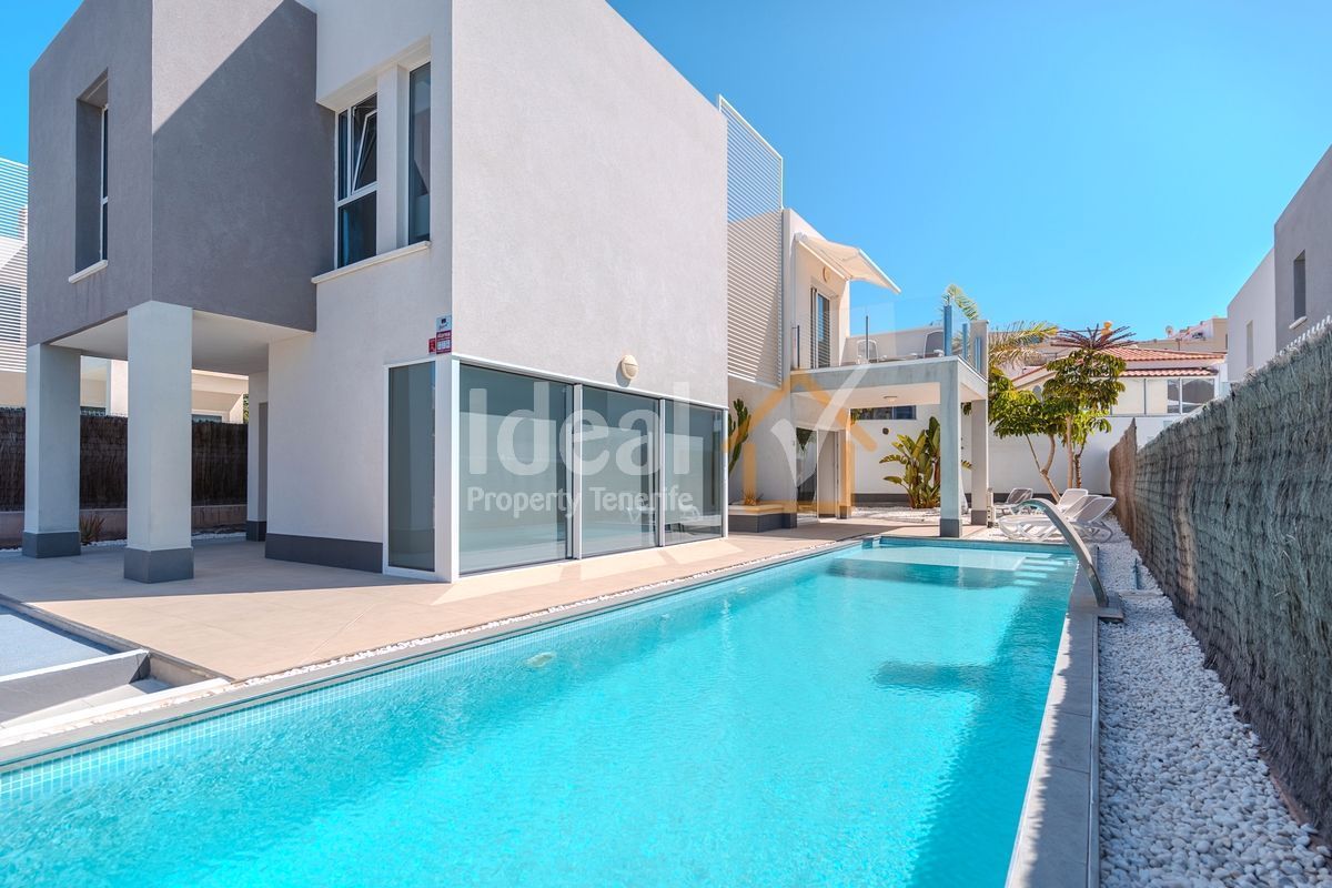 Exterior view of House or chalet for sale in Adeje  with Air Conditioner, Private garden and Terrace