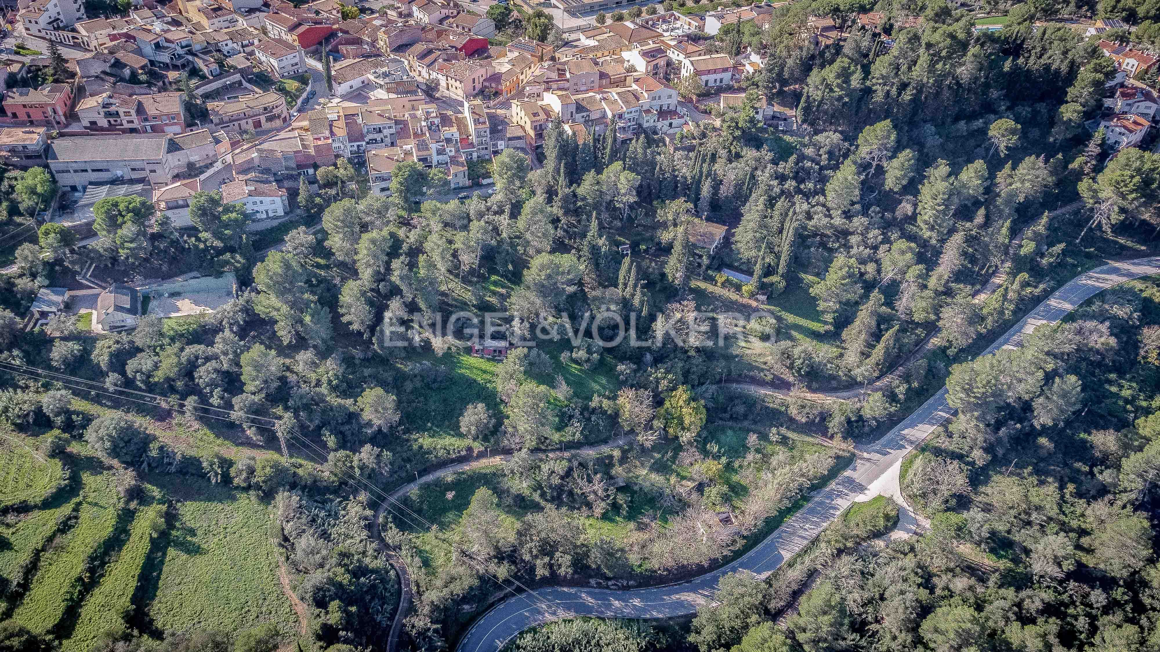 Vista exterior de Casa o xalet en venda en Castellví de Rosanes amb Aire condicionat, Calefacció i Jardí privat