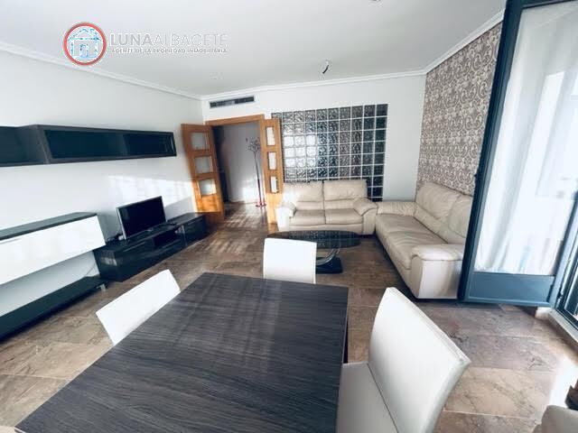 Sala d'estar de Apartament en venda en  Albacete Capital amb Aire condicionat, Calefacció i Parquet