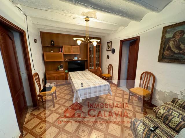 Casa-chalet en Venta en Calle la Calzada en Lupión