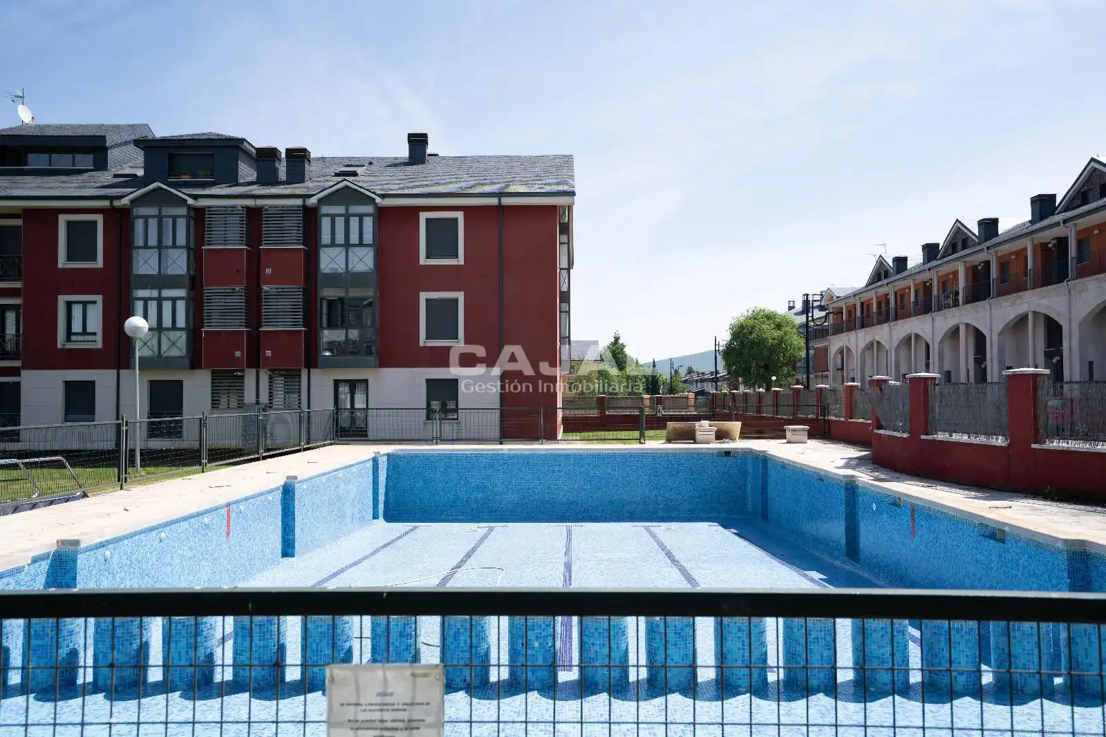 Schwimmbecken von Wohnung zum Verkauf in Riaza mit Heizung, Abstellraum und Schwimmbad