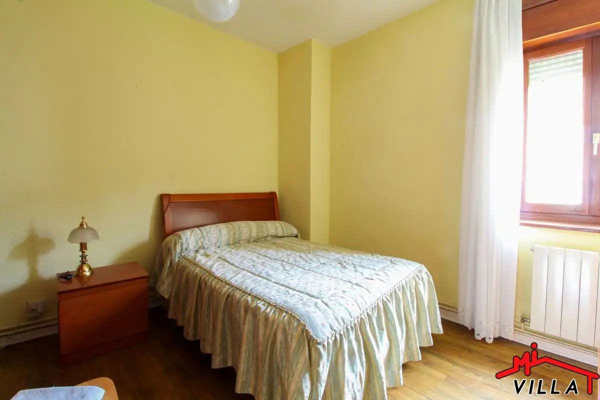 Habitación de Casa o chalet en venta en Laredo con Calefacción, Terraza y Amueblado