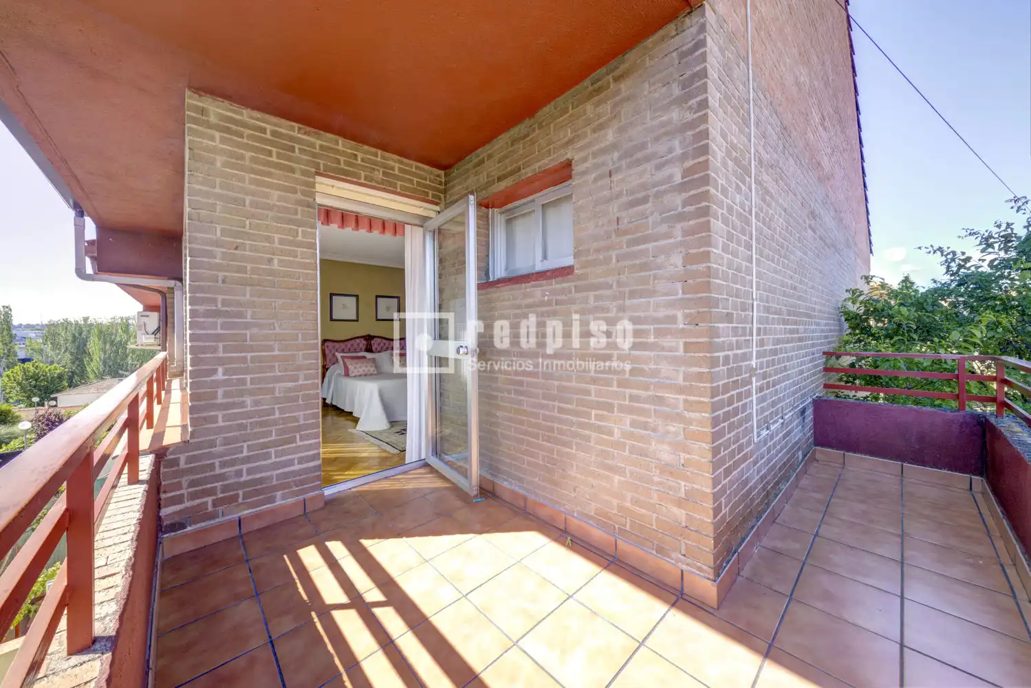 Bedroom of Houses for sale in Pozuelo de Alarcón  with Air Conditioner, Heating and Parquet flooring
