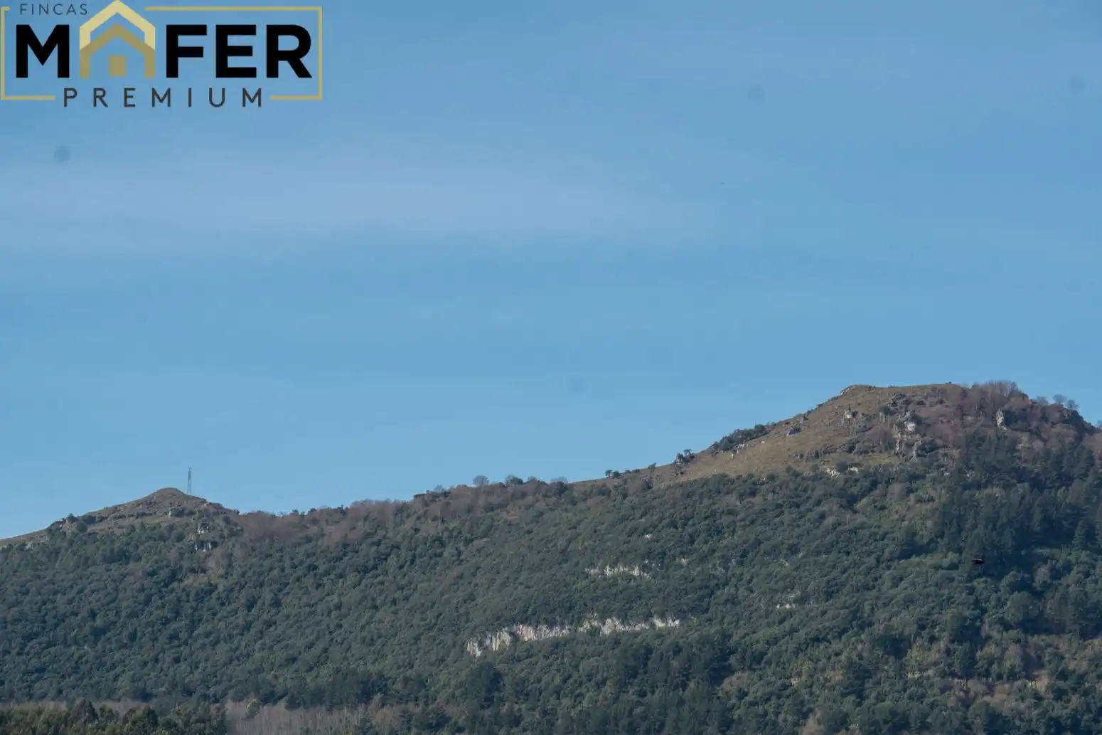 Außenansicht von Haus oder Chalet zum Verkauf in Ampuero mit Heizung, Privatgarten und Parkett