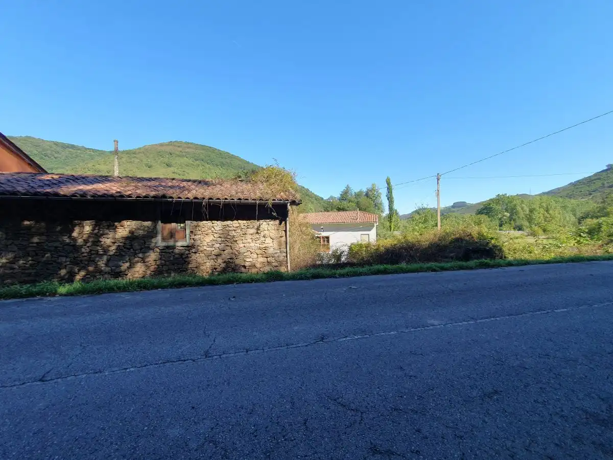 Casa en venta en Belmonte de Miranda, imagen 2