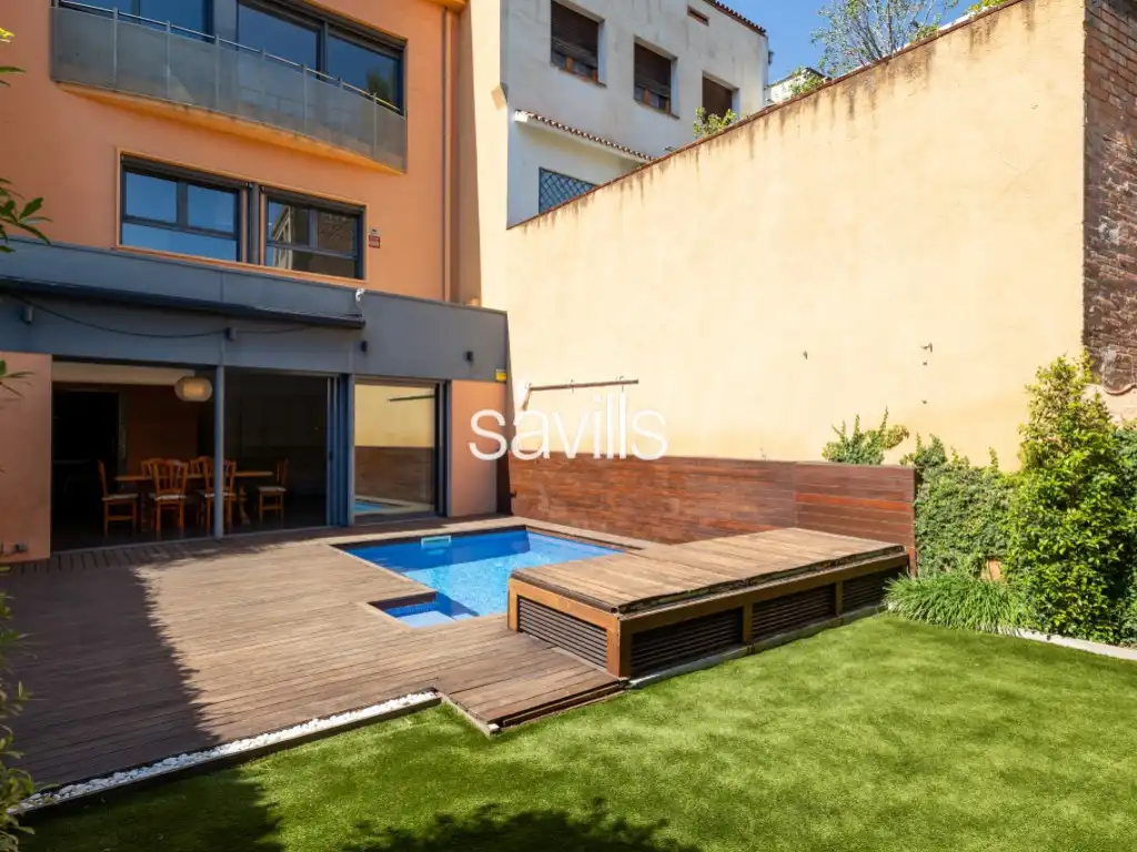 Schwimmbecken von Haus oder Chalet zur Miete in Barcelona mit Privatgarten und Schwimmbad