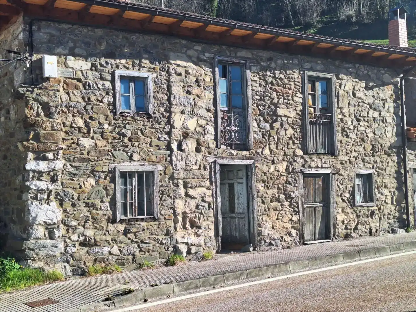 Vista exterior de Casa o xalet en venda en Lena