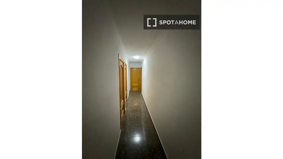 Room in Barrio de Benicalap