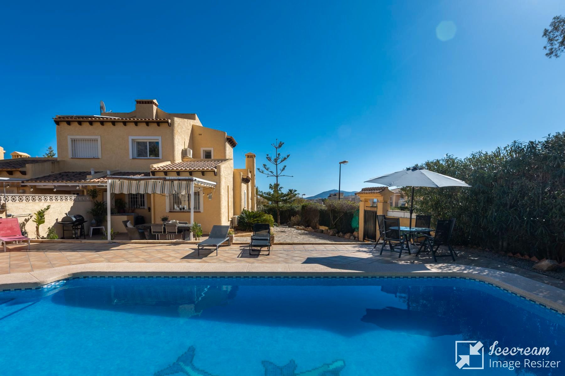 Vista exterior de Casa o chalet en venta en La Nucia con Calefacción, Jardín privado y Terraza