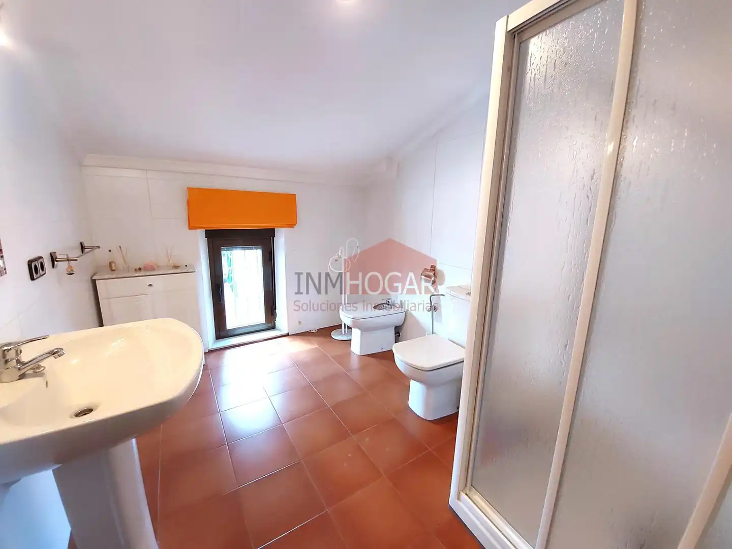 Bathroom of Houses for sale in Gutierre-Muñoz  with Heating, Private garden and Storage room