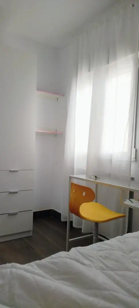 Habitación de Apartamento de alquiler en Albacete con Amueblado, Horno y Lavadora