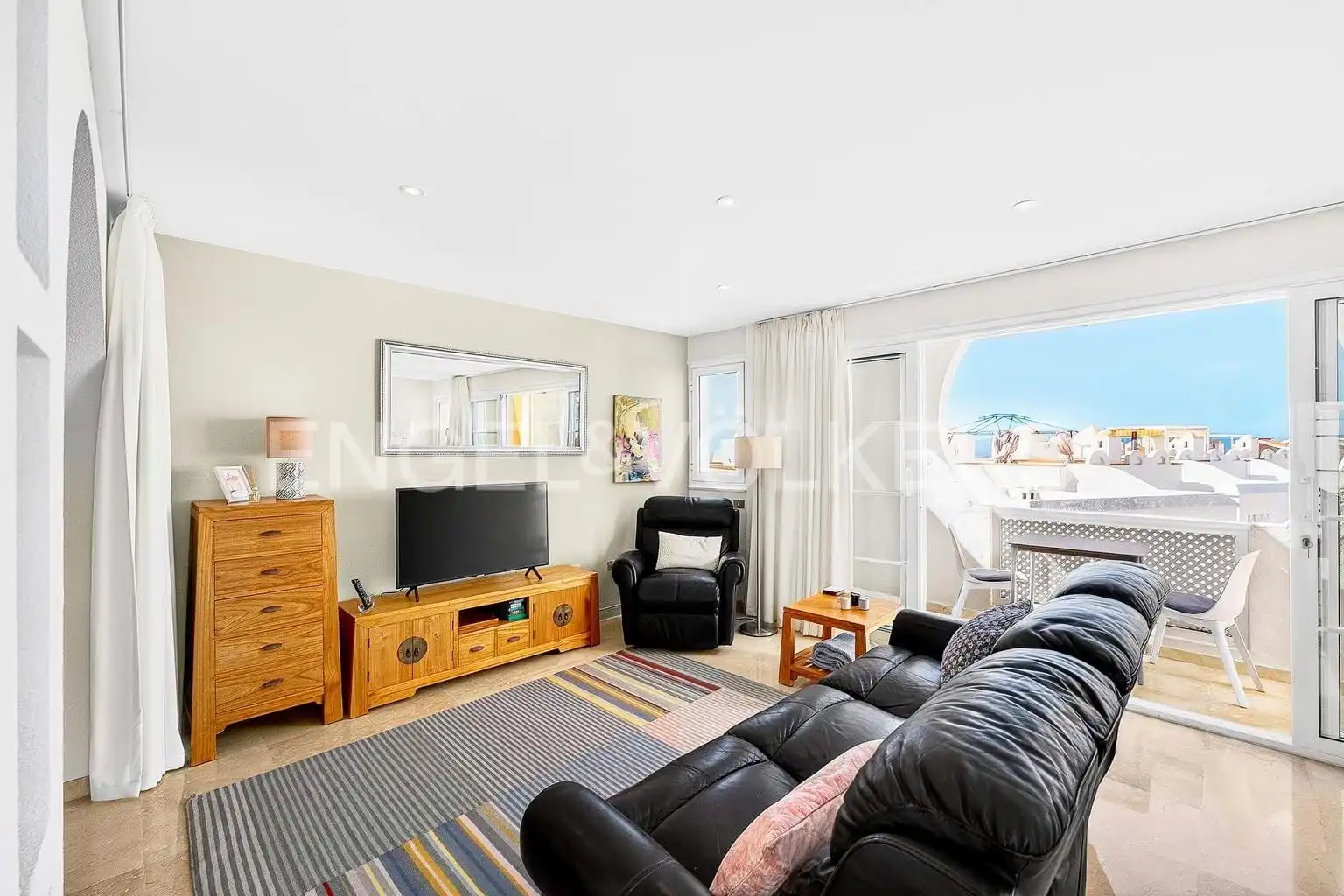 Sala de estar de Casa o chalet en venta en Adeje con Terraza, Piscina y Amueblado