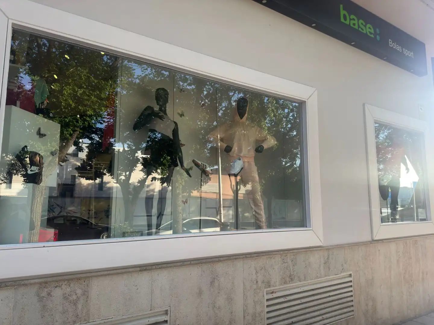 Vista exterior de Local en traspaso en Valdepeñas con Aire acondicionado