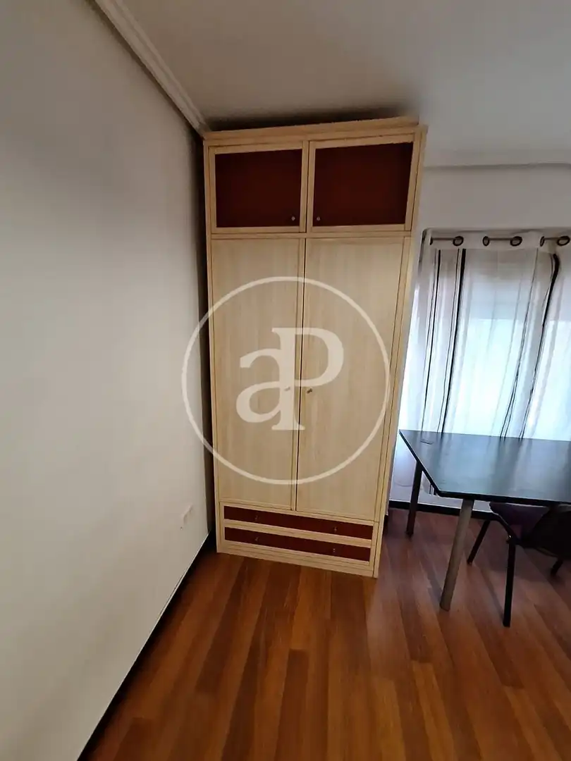 Habitación de Piso de alquiler en Valencia con Calefacción, Terraza y Amueblado