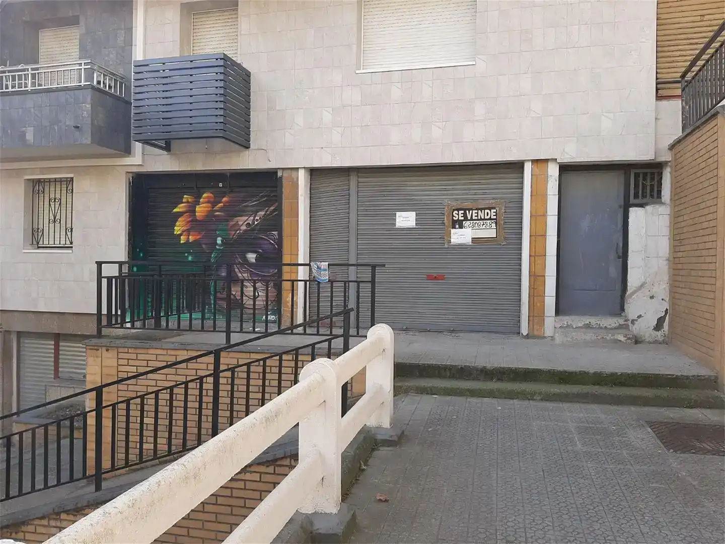Vista exterior de Local de alquiler en Santurtzi 
