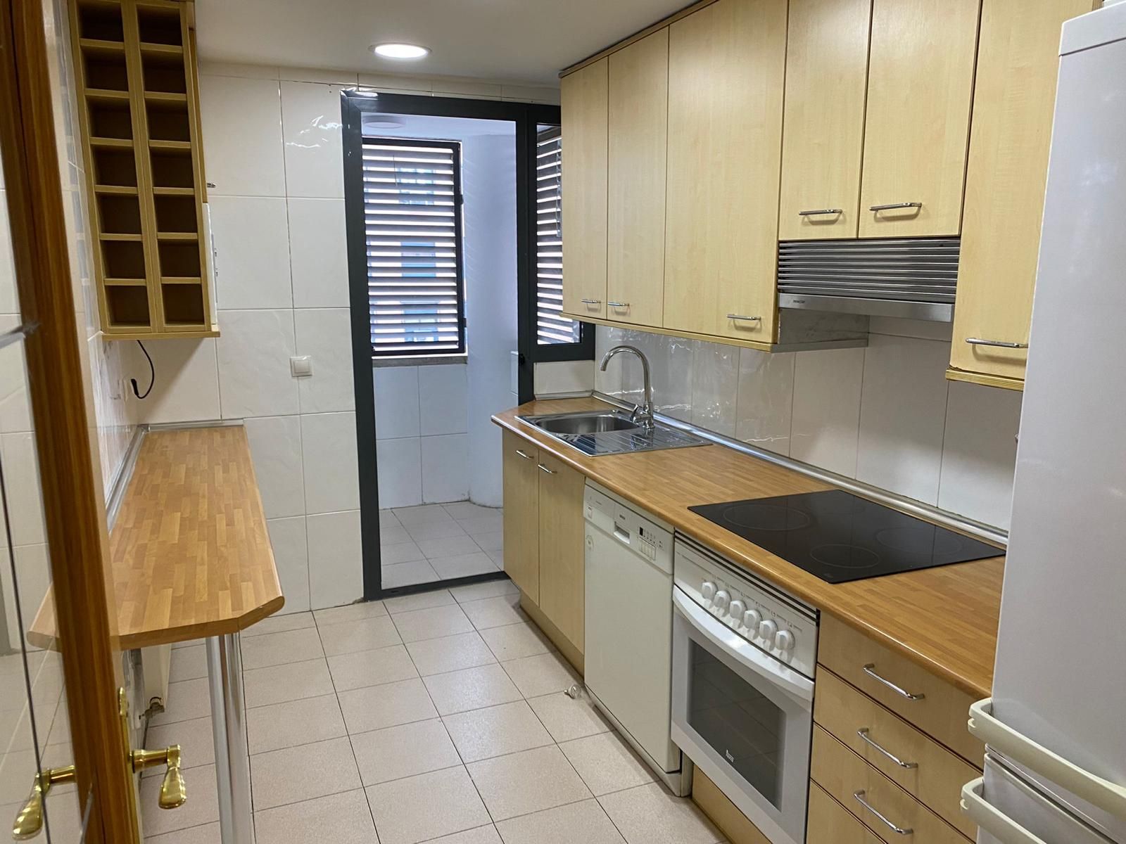 Cuina de Pis en venda en Coslada amb Aire condicionat, Calefacció i Piscina