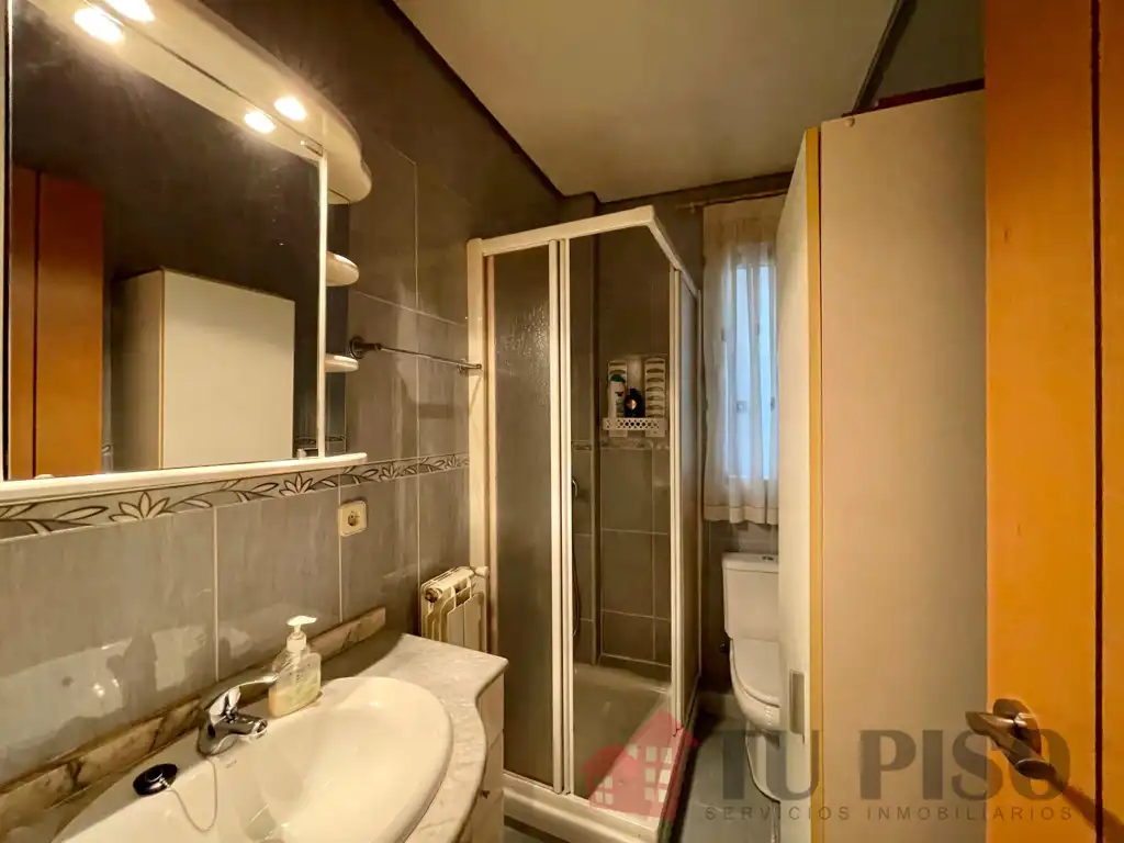 Baño de Piso en venta en Madrid con Calefacción y Amueblado