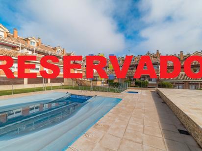 Swimming pool of Duplex for sale in Serranillos del Valle  with Air Conditioner and Terrace