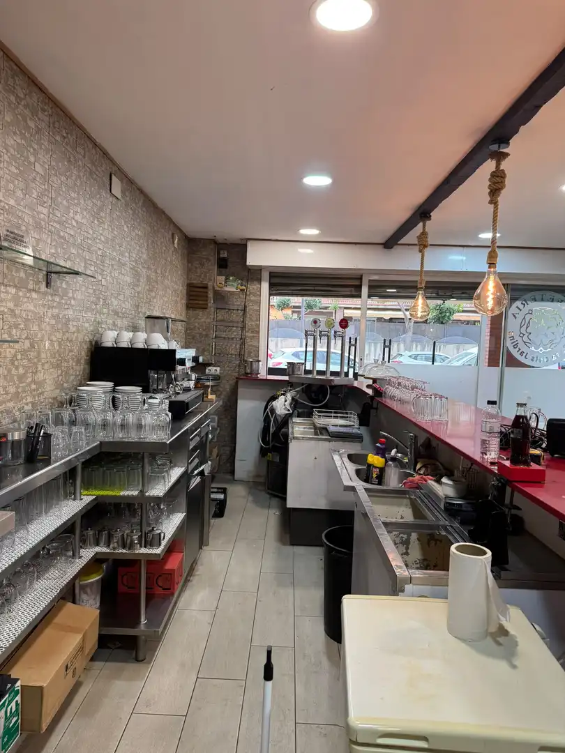 Local comercial en traspaso en de Teresa Pàmies i Bertran 6, imagen 6
