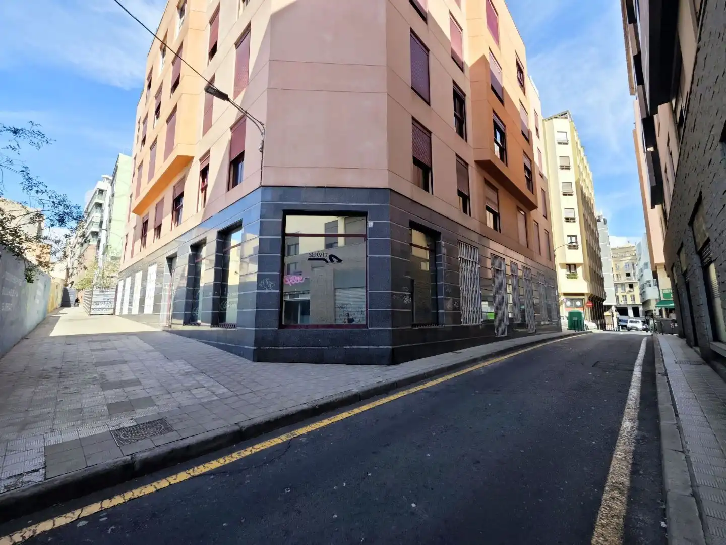 Exterior view of Premises for rent in  Santa Cruz de Tenerife Capital  with Air Conditioner, Internet and Alarm