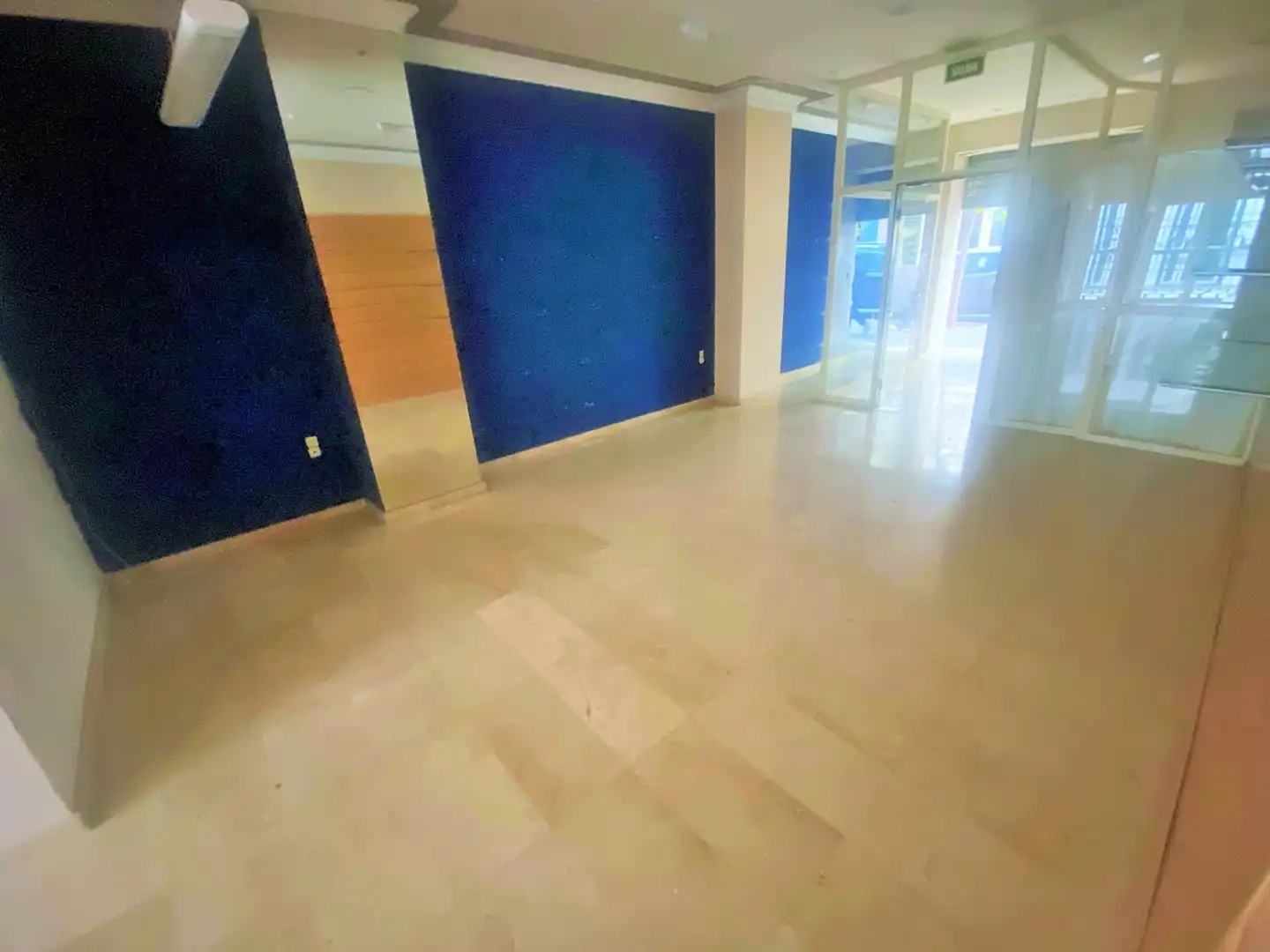 Business premises to rent in Carrer de Joaquín Costa 43