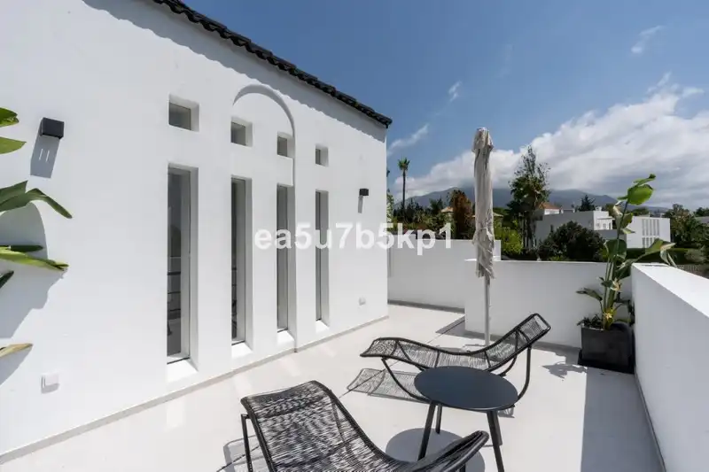 Chalet con terraza en venta en Nueva, imagen 13