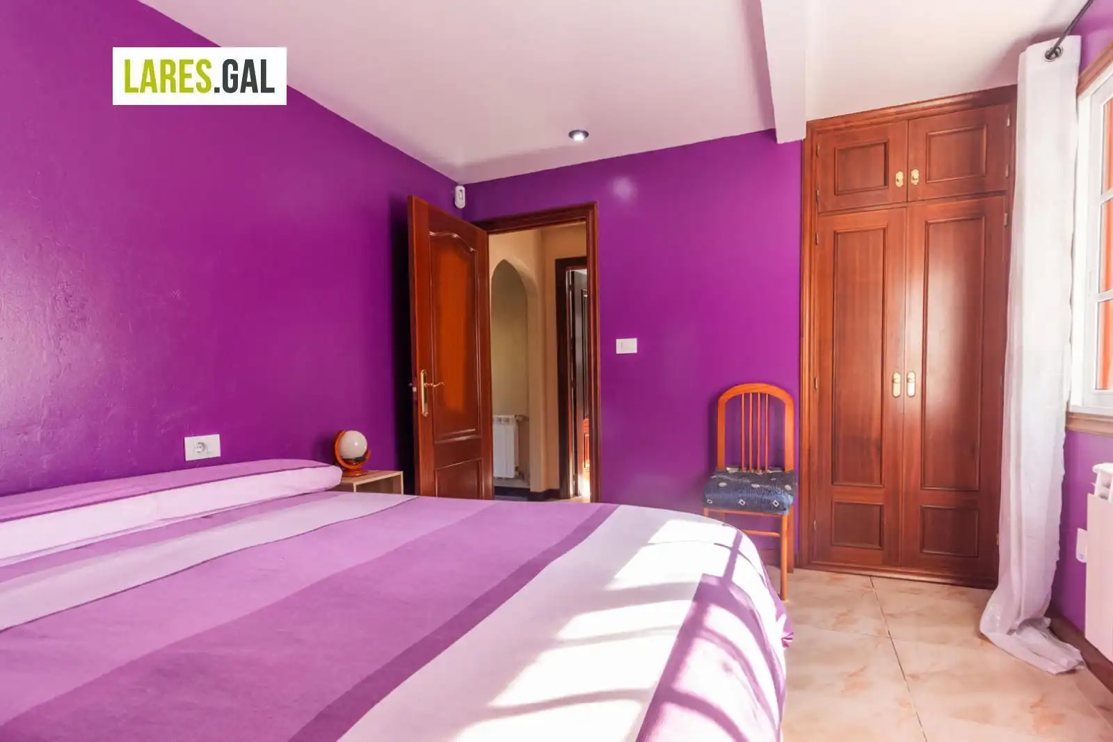 Dormitori de Casa o xalet en venda en Cangas  amb Calefacció, Terrassa i Traster