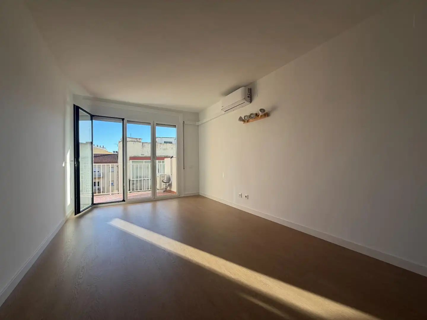 Bedroom of Flat for sale in Roses  with Air Conditioner, Parquet flooring and Terrace
