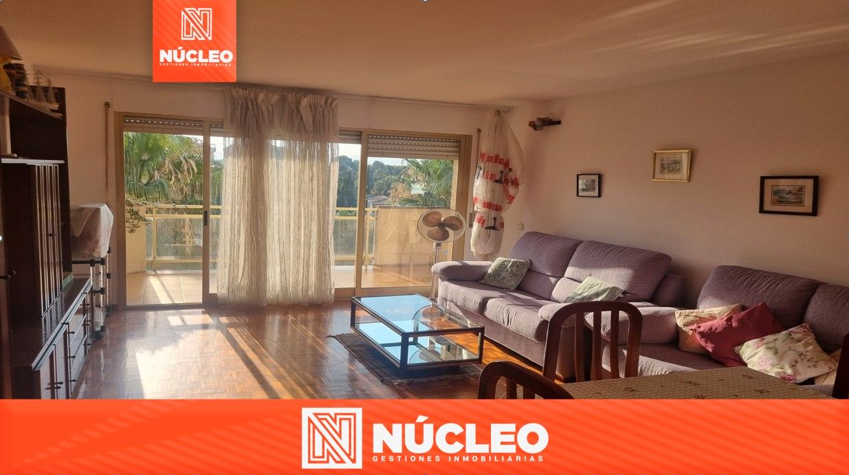 Sala d'estar de Pis en venda en Salou amb Aire condicionat, Calefacció i Parquet